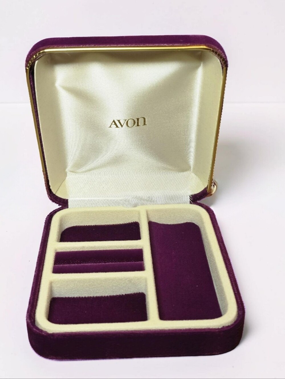 Avon Travel Jewelry Box Wine Red Colored Velvet - Vintage 1980's - NEW